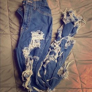 Distressed skinny jeans